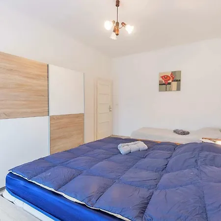 Nicol Apartment